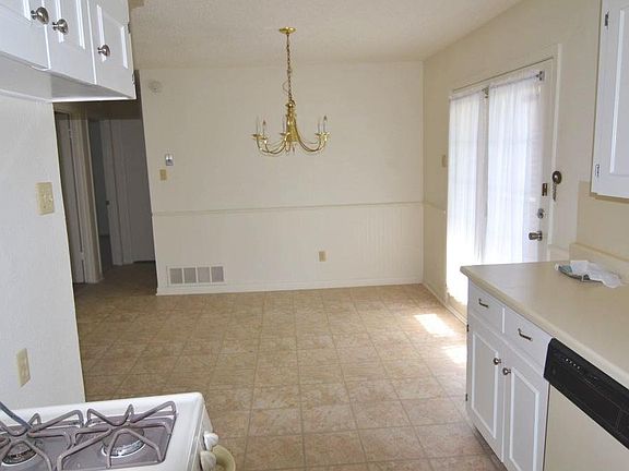 3rd image of 3344 Shorewood Dr