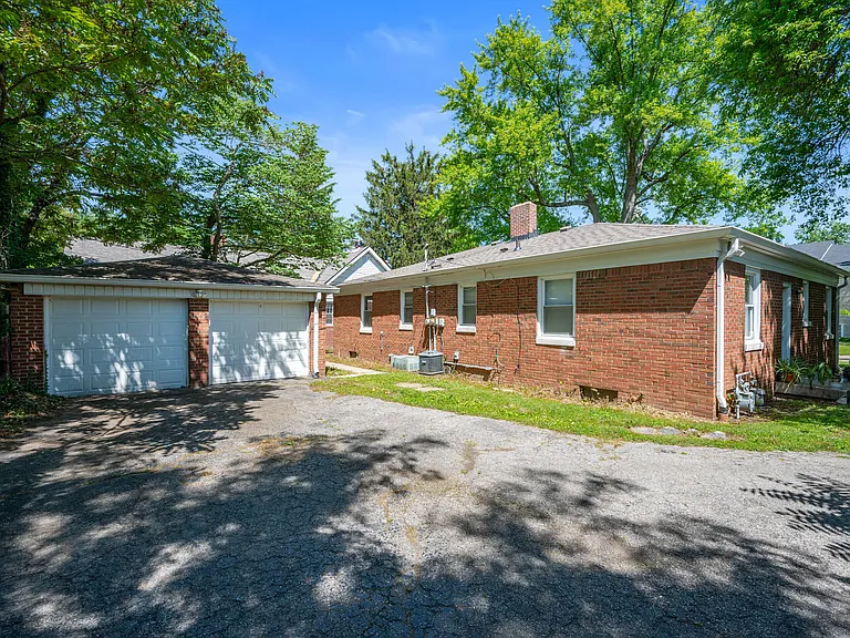 5245 E Market St — Photo 16