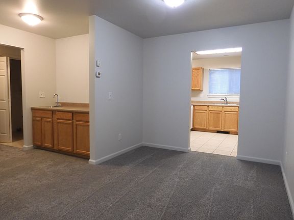 5th image of 205 Pioneer Dr #51