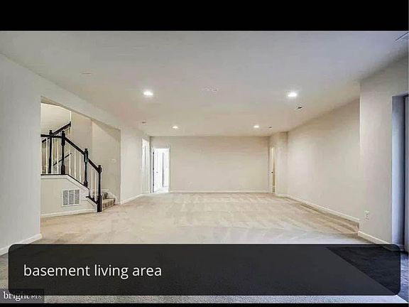 4th image of 24465 Donmarr Pl