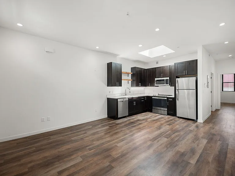 131 S Sherman St — Photo 13