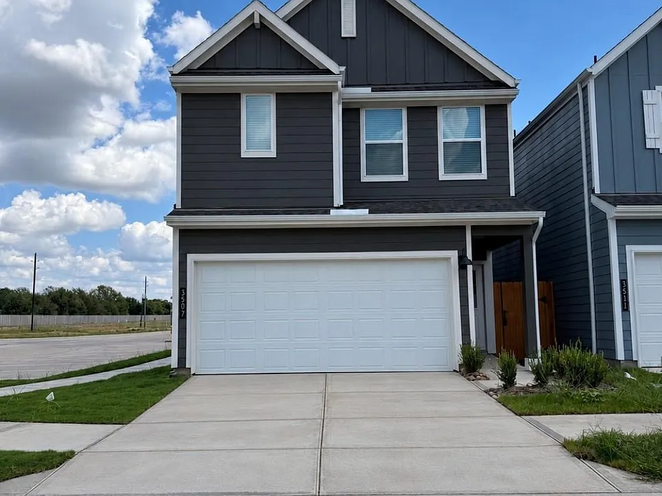 3507 Goldfinch Woods Dr