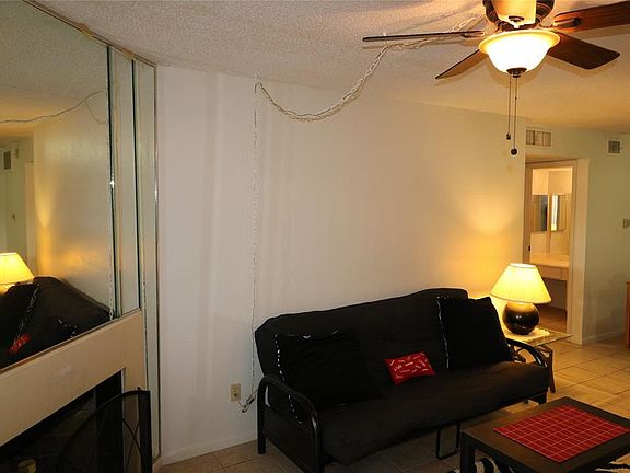 3rd image of 2120 El Paseo St APT 2424