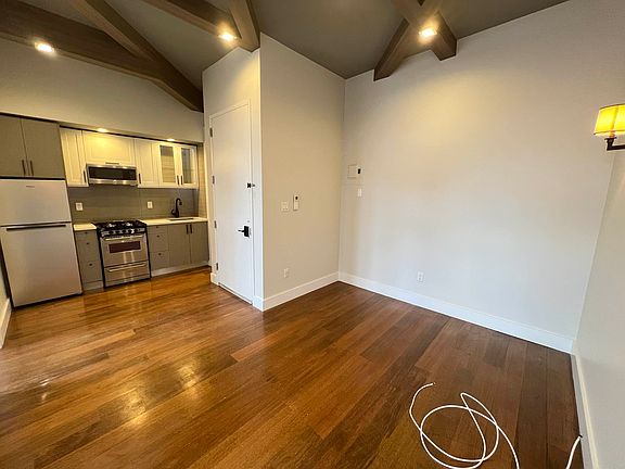 3rd image of 537 Park Pl #2D