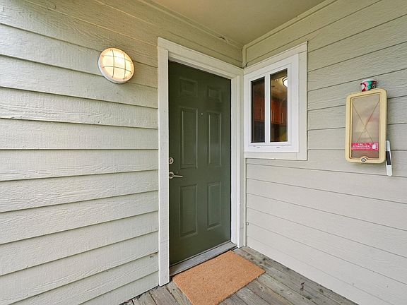 5th image of 1201 Glen Cove Parkway #914