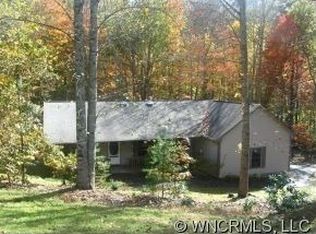 105 Hillside Dr, Swannanoa, NC 28778