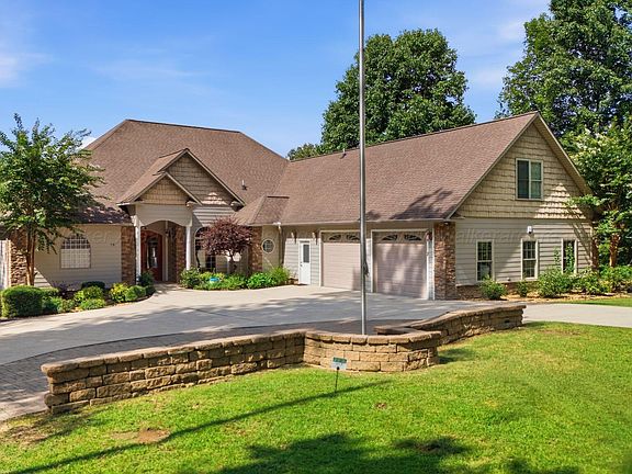 5th image of 78 Carolyn Ln