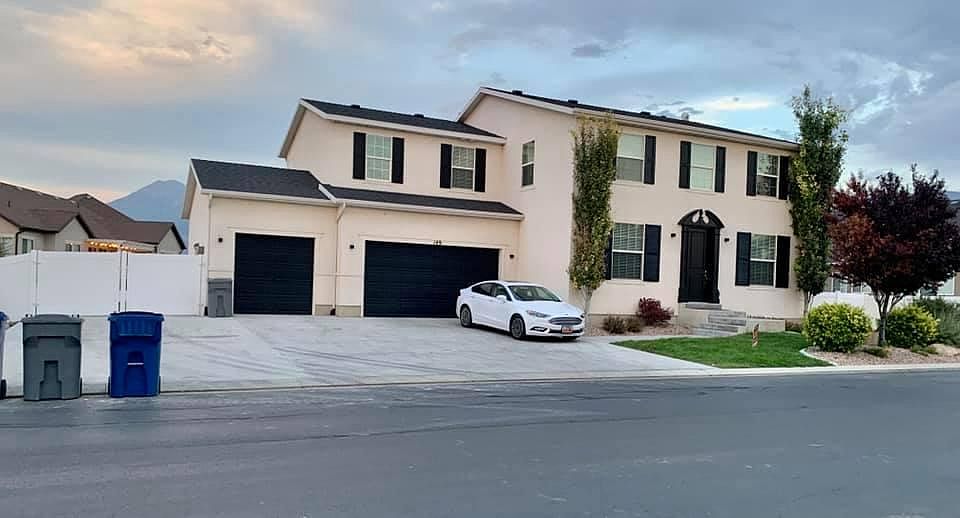 1st image of 149 E Lake View Dr
