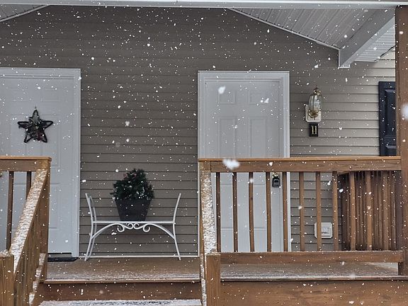 2nd image of 11 Locust Ln #11