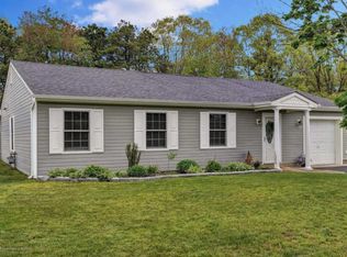 29 Pilgrim Ave, Tinton Falls, NJ