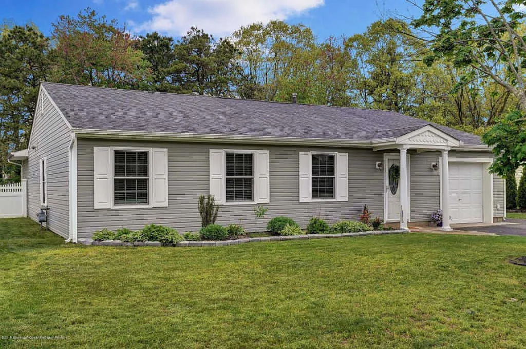29 Pilgrim Ave photo 1