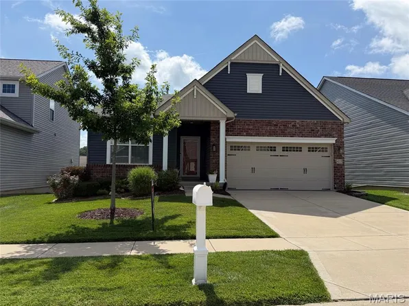 427 Wilmer Meadow Dr, Wentzville, MO 63385