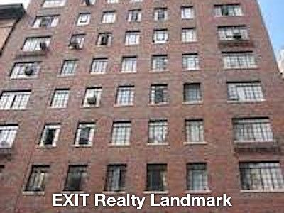 2nd image of 11 Waverly Pl #10K*