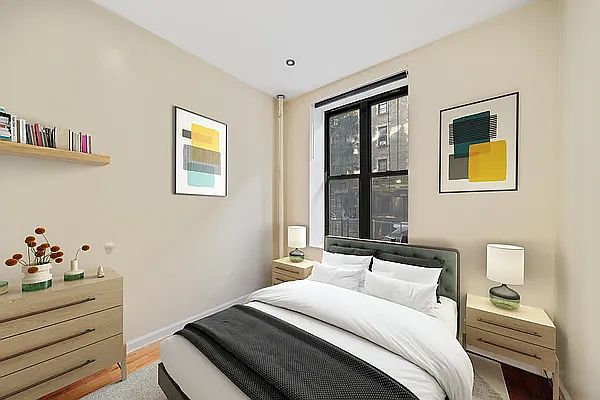 1st image of 207 W 109th St APT 1E