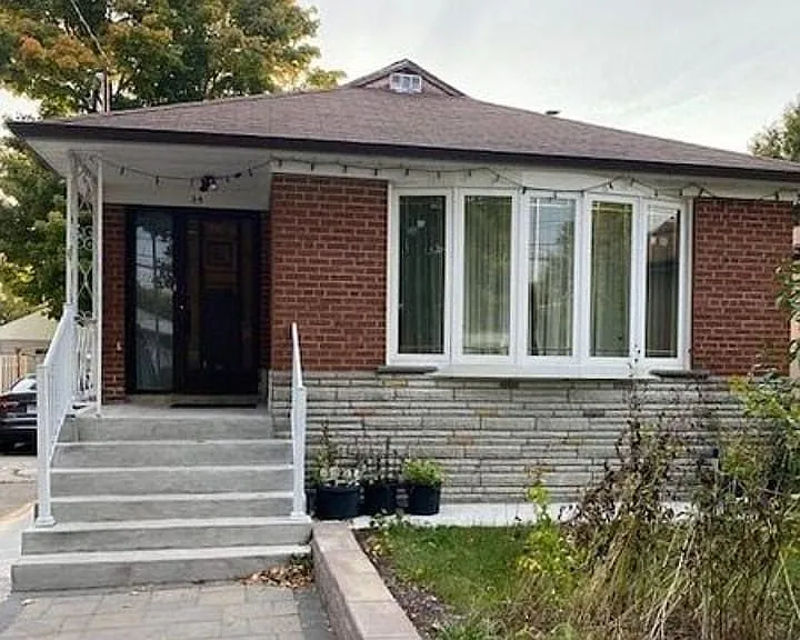34 Crocus Dr #MAIN FLR — Photo 1