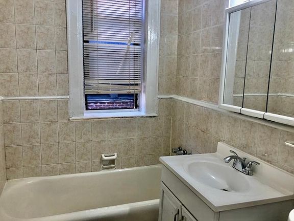 5th image of 233 Weequahic Ave APT 7