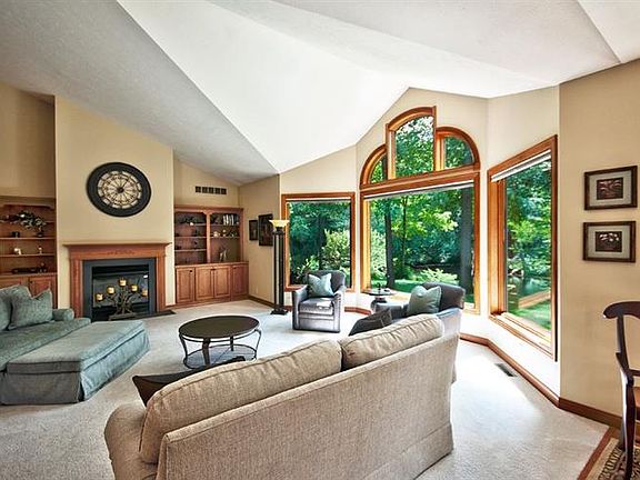 4th image of 21370 Fawn River Ct