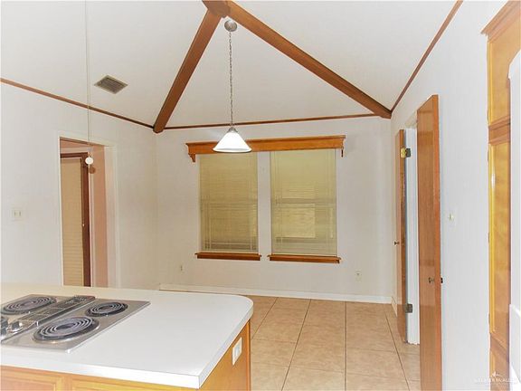 3rd image of 108 E Jay Ave