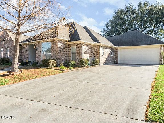 2nd image of 105 Claremont Cir