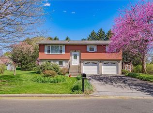 1897 Molinaro Dr S, Allentown, PA 18104