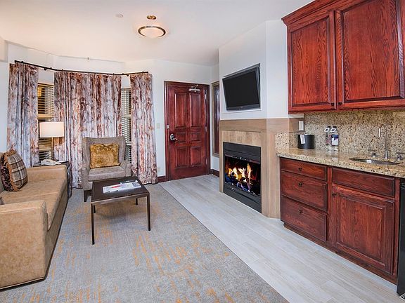 4th image of 26 Avondale Ln #320