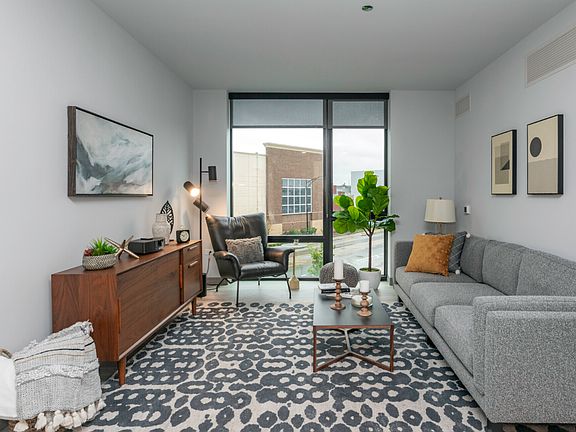 2nd image of 2153 N Elston Ave #219