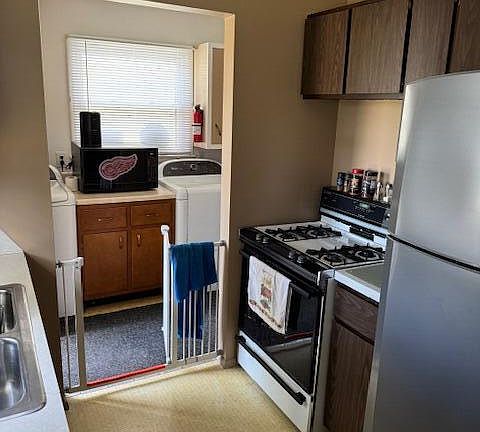 5th image of 217 60th St SE