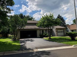 209 Loretta Ln, Vestal, NY 13850