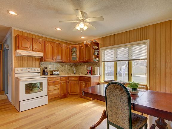 2nd image of 37 Eagle Ln