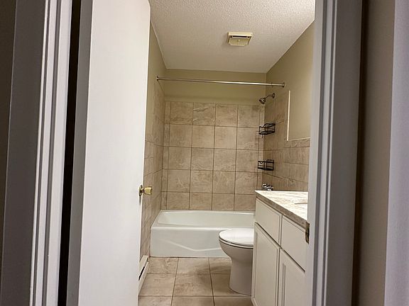 2nd image of 2422 Harbor View Dr #2422