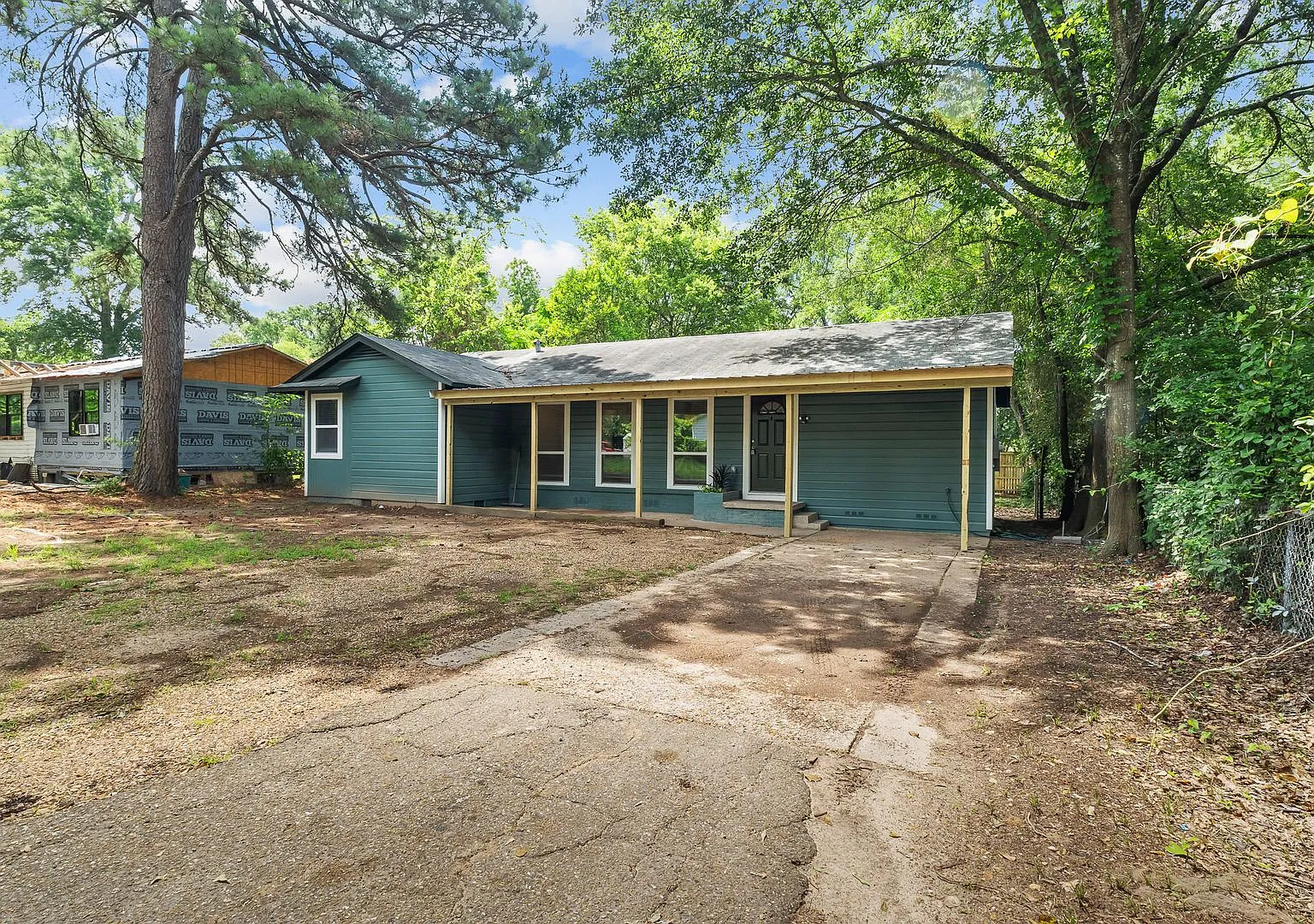 Beautifully Renovated Home — Photo 2