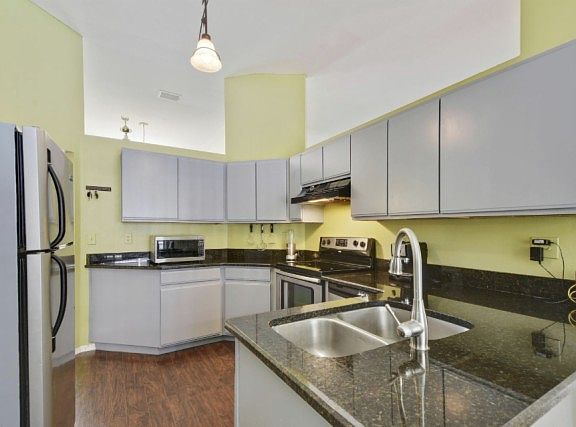 3rd image of 2903 Eldiente Way