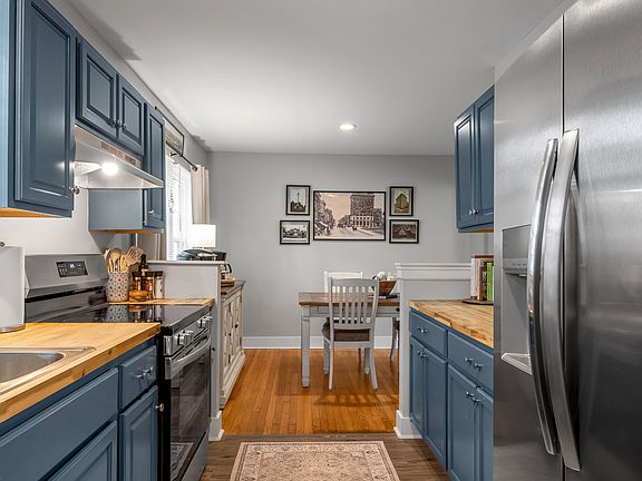2nd image of 225 Floral Park