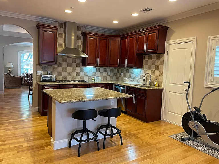 383 Hobart Ave — Photo 11