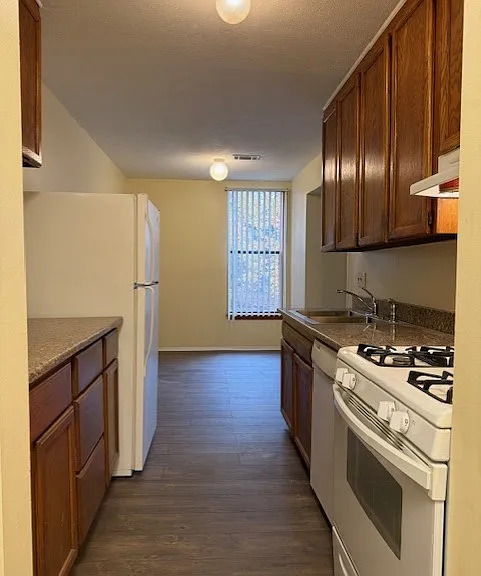 34 Shrewsbury Green Dr #I — Photo 4