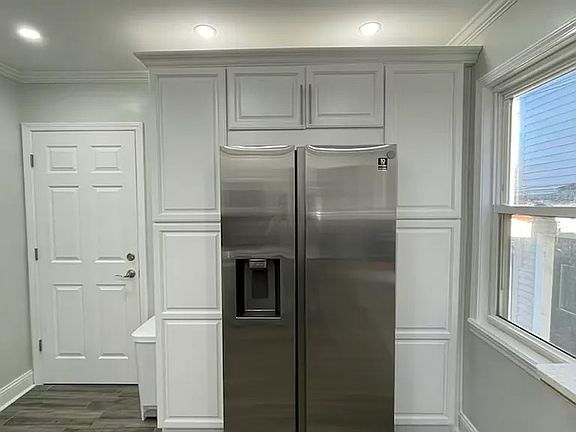 5th image of 39 Bremen St #2
