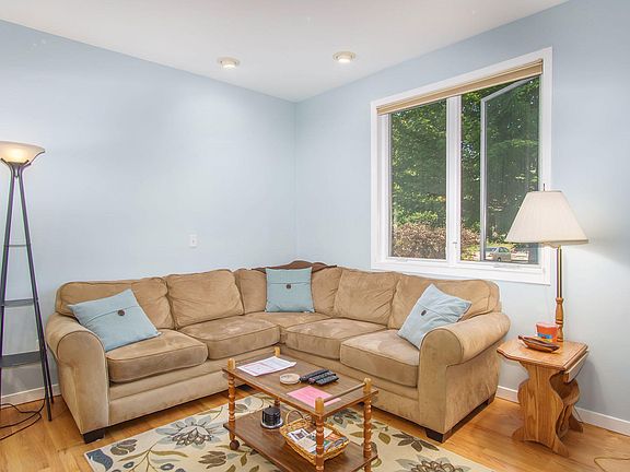 5th image of 7400 N Shore Dr #18