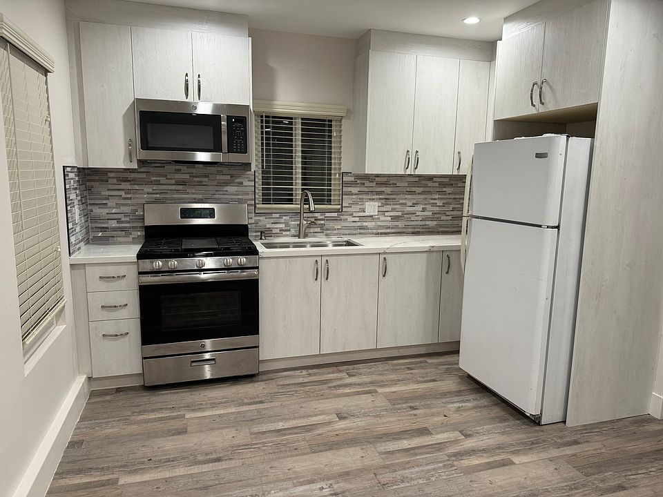 1st image of 10525 Jardine Ave #1/2