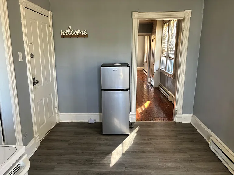 546 Salem Ave #1 — Photo 8