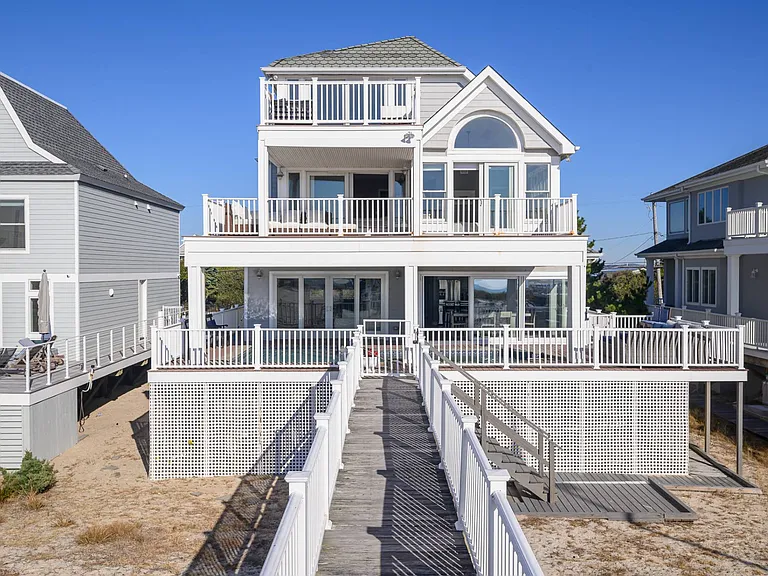 863 Dune Rd — Photo 6