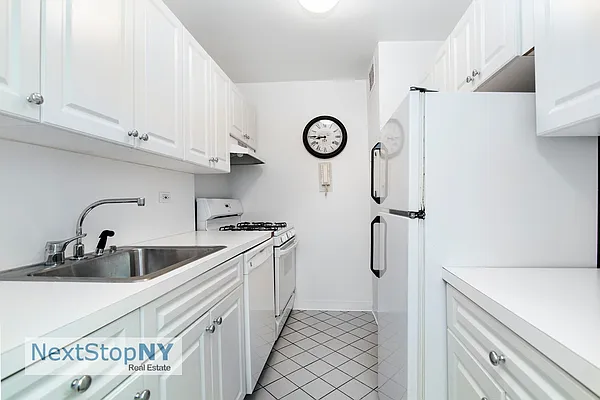 Sold by NextStopNY | media 4