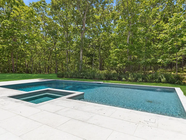 65 Pepperidge Ln — Photo 32