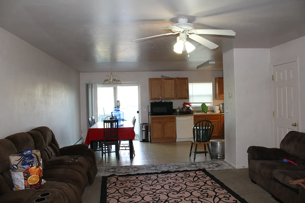 Building Photo - 2521 Meadow Cir #1