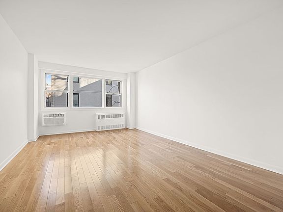 4th image of 111 3rd Ave APT 4E