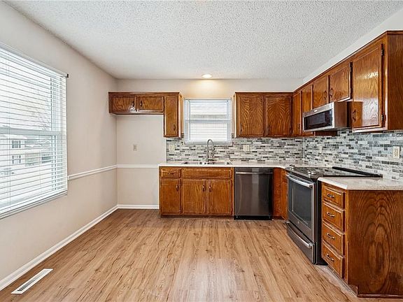 3rd image of 8021 N Everton Ave