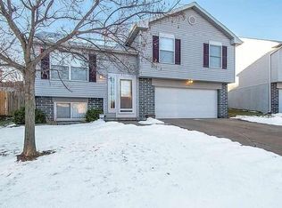 7911 Newport Ave, Omaha, NE 68122