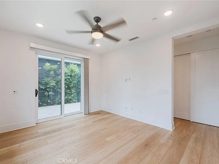 16285 Veterans Way — Photo 15