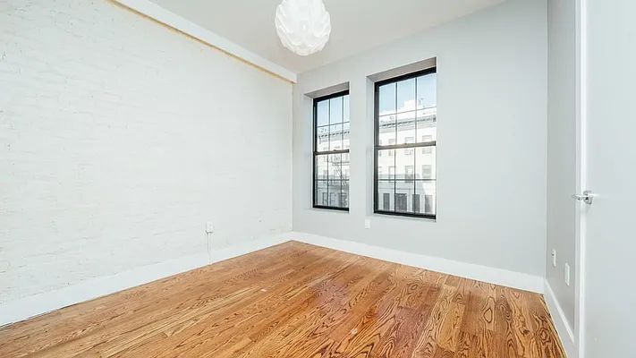 Rented by Nooklyn NYC LLC | media 77