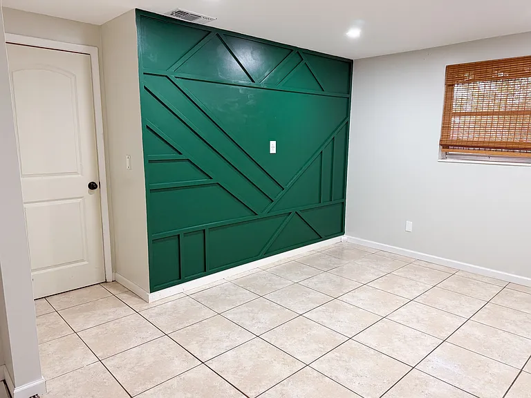 1275 N Old Mill Dr — Photo 3