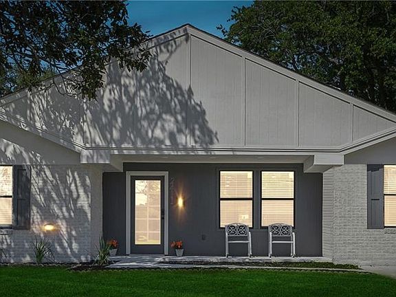 2nd image of 2411 Bristol Pl
